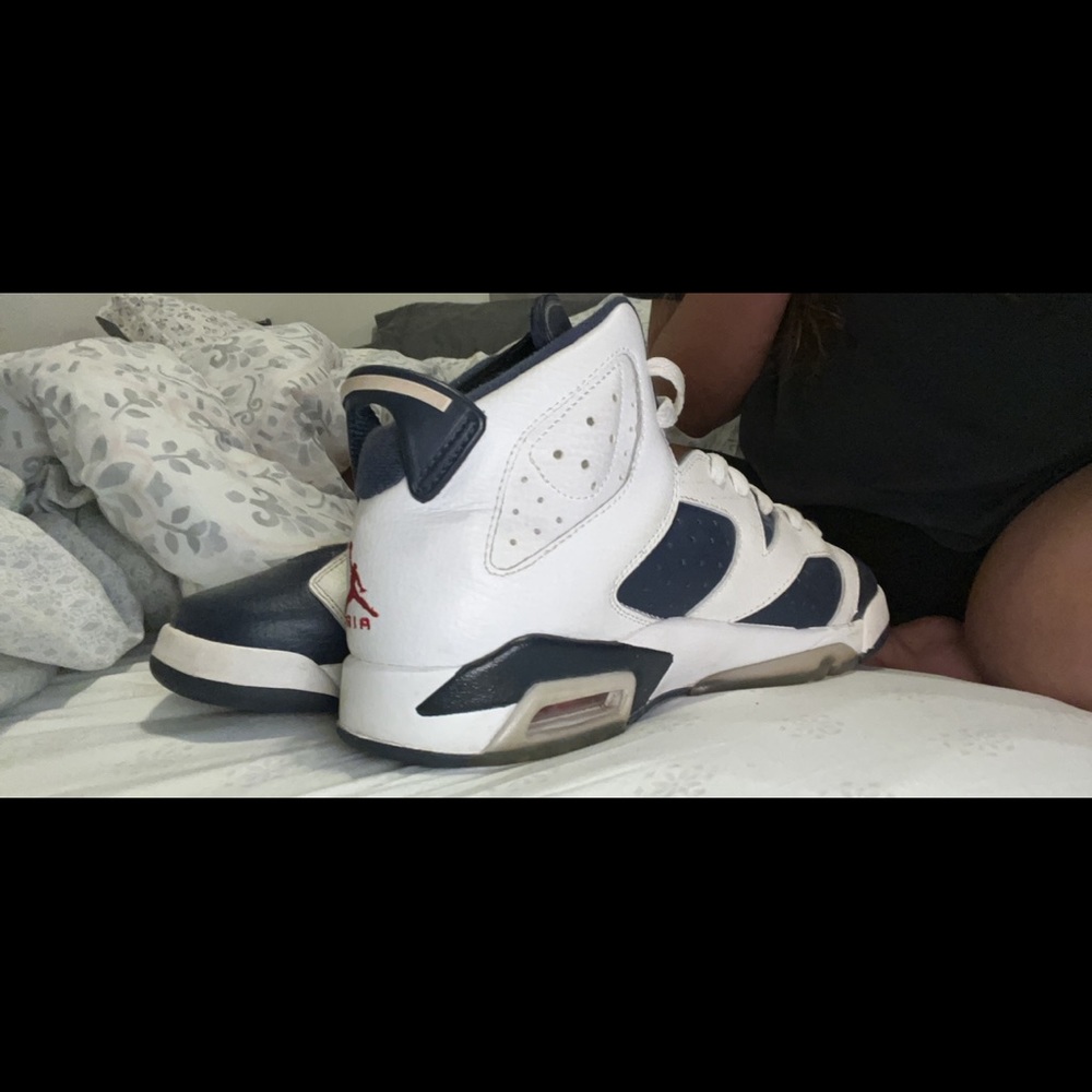 Jordan retro 7 Navy and White Youth size 6 = 7.5-8 in Woman’s - Picture 3 of 3